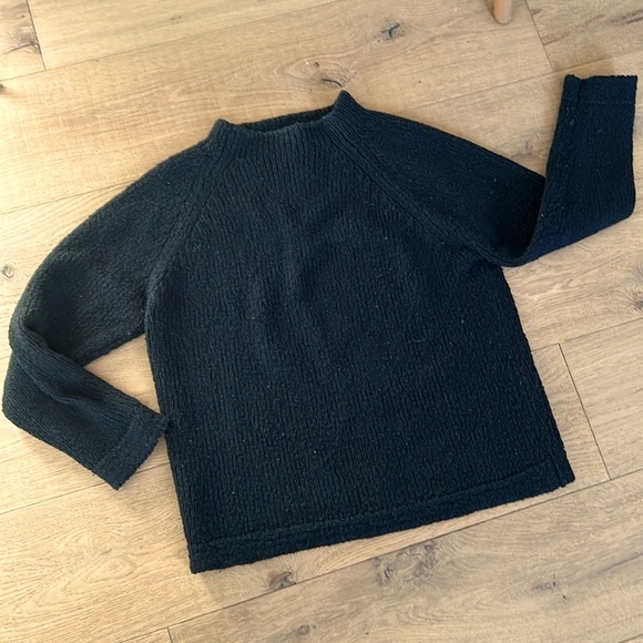 Black sweater - Picture 3 of 6